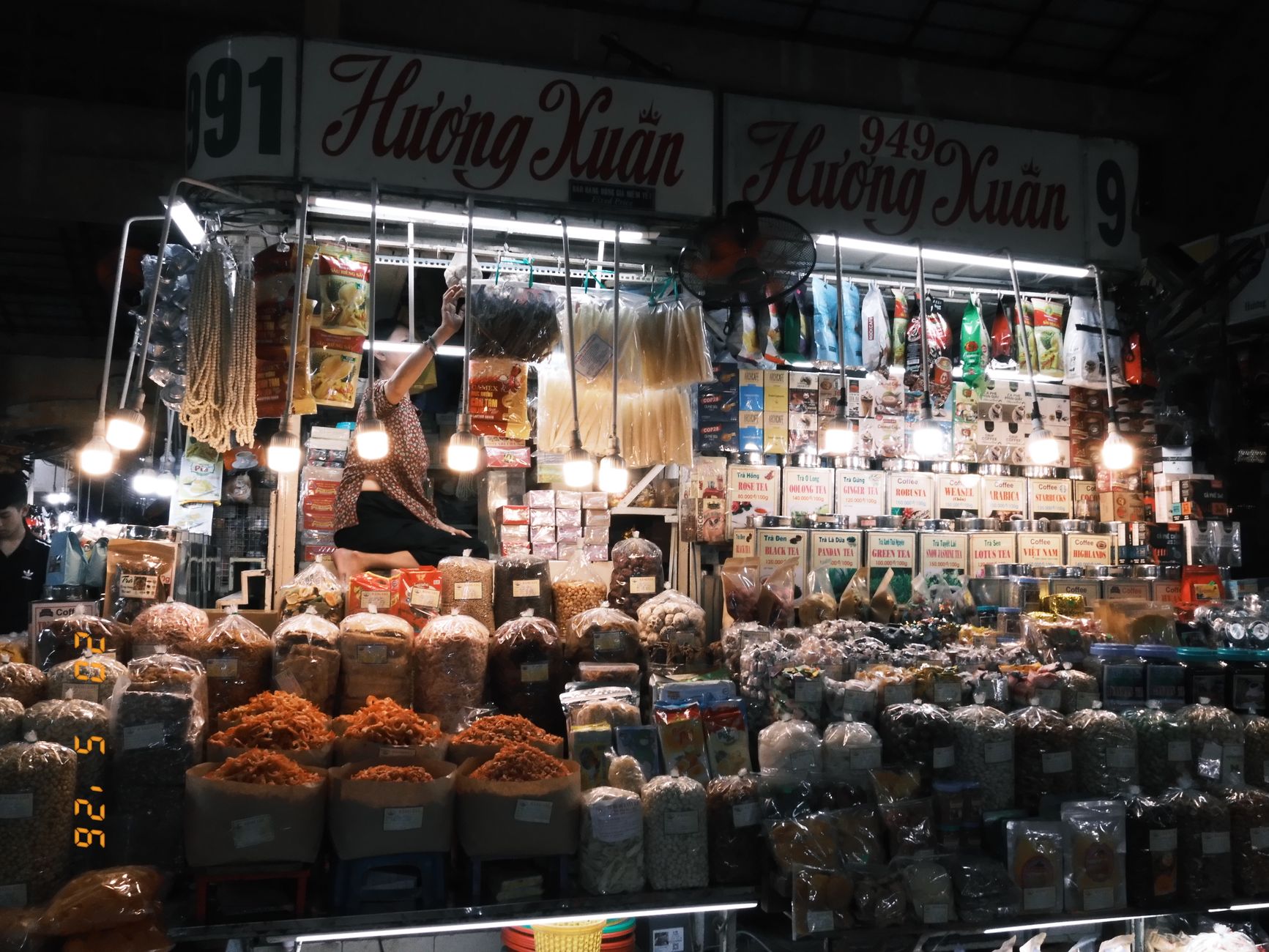 Mercado noturno em Bangkok: os 7 pratos que todo brasileiro precisa provar antes de voltar para casa