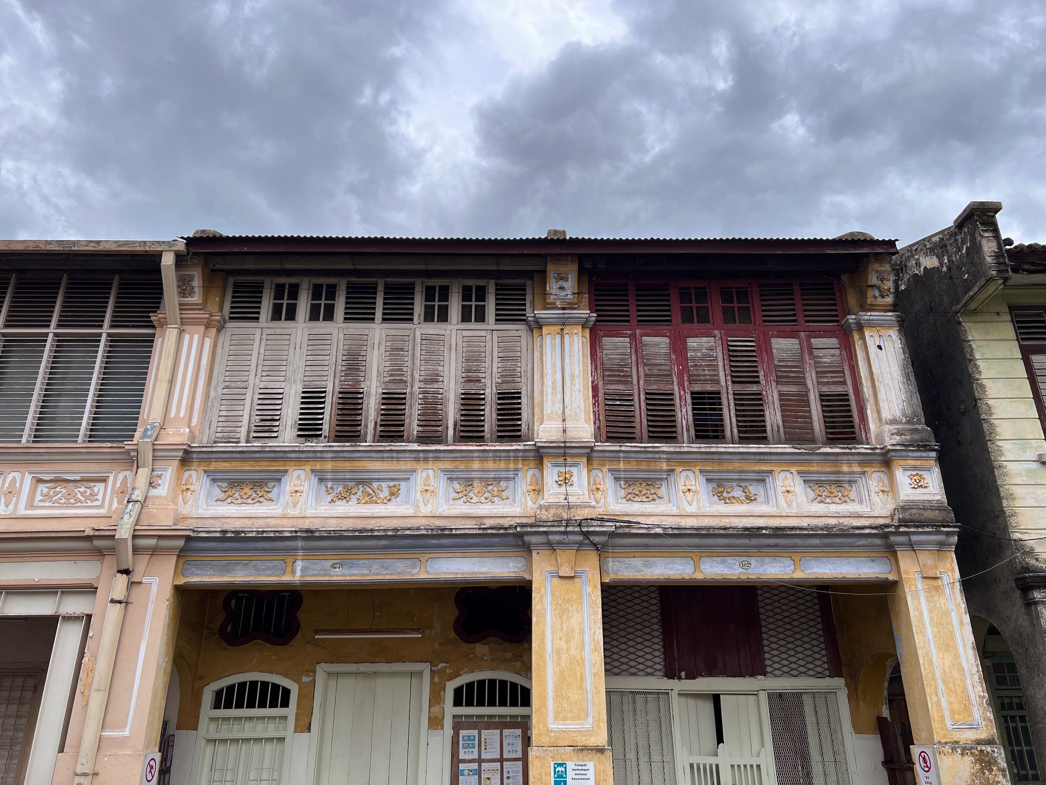 Eastern & Oriental Hotel, Penang: o colonial à beira-mar que surpreende ao anoitecer — vale a diária?