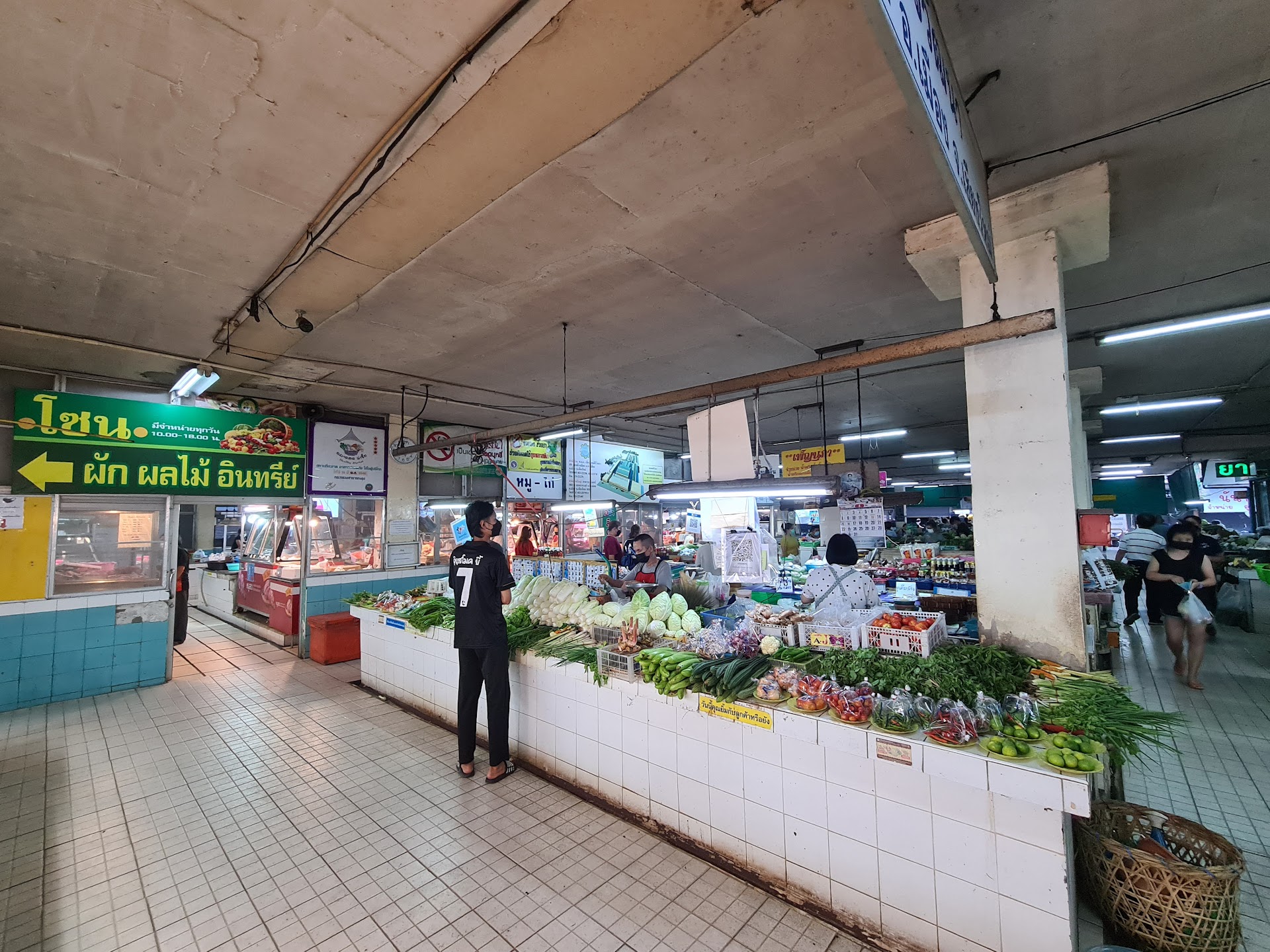 O que ninguém te conta sobre os mercados noturnos de Chiang Mai 🌙