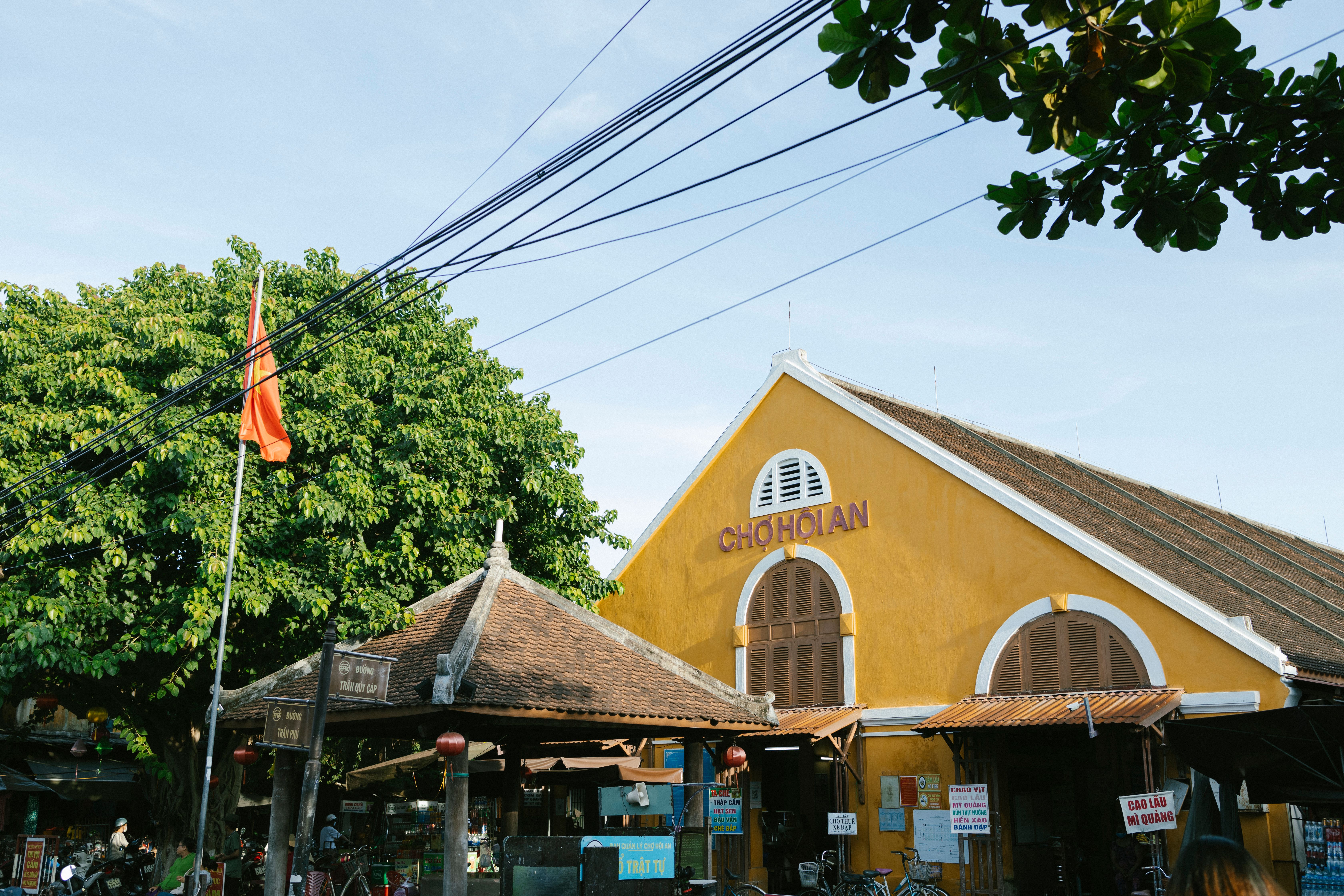 O que ninguém te conta sobre a comida de rua em Hoi An: 7 pratos que valem a viagem